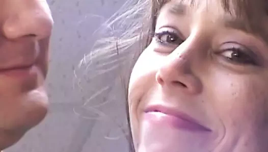 Azgın kadınlar yarak çekerken inliyor