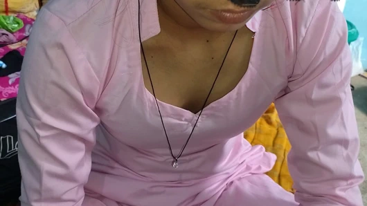 Üniversiteli arkadaş odasında ilk kez kırılıyor hızlı seks üniversiteli arkadaş