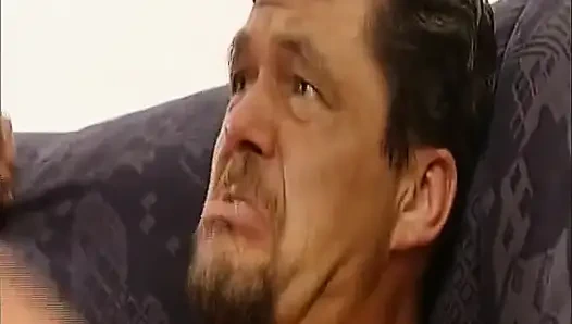 Büyük memeli sarışın Alman orta yaşlı seksi kadın vibratör kullanıyor ve büyük yarağa biniyor