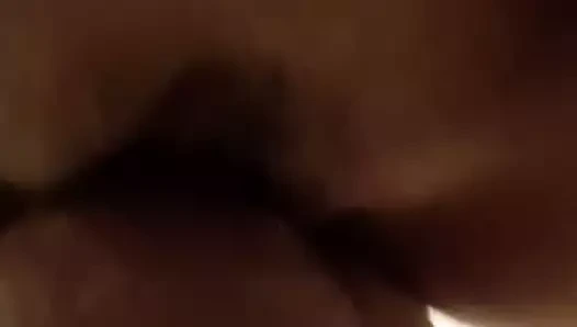 Je lui bouffe la chatte a quatre pattes