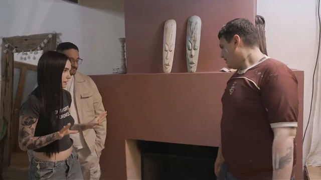 Büyük bir yarağı olmalı! Ressam Chavita'nın şeker üvey babası tarafından sikilmesini izliyor