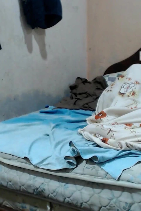 Çok azgın olduğum için en iyi arkadaşımla seks bikinimi bir kenara koyuyorum (bölüm 1)