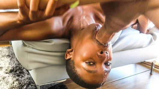 seçmeler sırasında büyük yapımcının horoz üzerinde kel abanoz nijeryalı salyaları