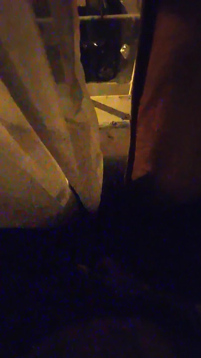 Mahalle için mastürbasyon yapıyor