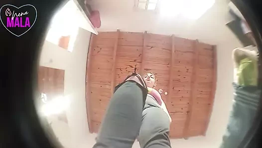 Ayak fetişi. ÜSTÜNE BASTı VE MIKROPENIS TARAFıNDAN AŞAĞıLANDı. SPH KADıN EGEMENLIĞI