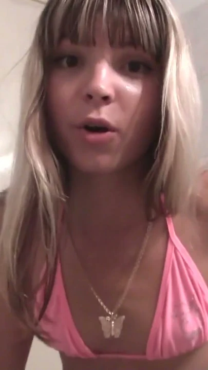 amatör sıska sıcak bikini bebeğim gider tüm dışarı içinde banyo bj | Klip 1