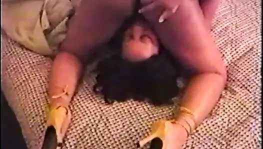 KEDİ yalamak