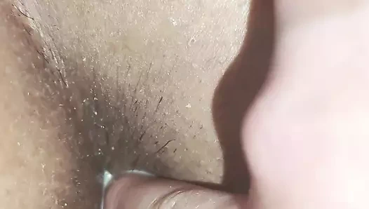 Bu büyük götlü orta yaşlı seksi kadınla 5 kez döl attım ve neredeyse bayılacaktım.