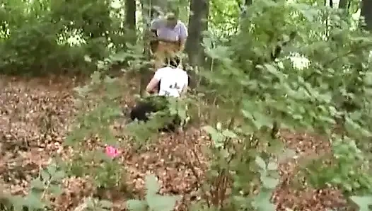 Almanya'dan mükemmel hatun ormandaki deliklerinden sikiliyor