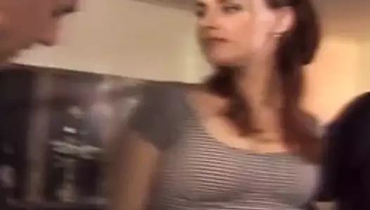 Beyaz milf zevk the horoz arasında bir yabancı