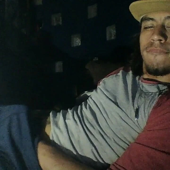 Onunla kadın porno modelleri izlerken sevişiyorum