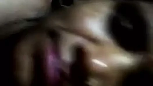 Büyük göğüsler desi yenge emme ve kahrolası horoz