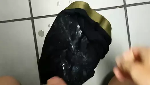 üvey babanın pis iç çamaşırı üzerinde Cumming