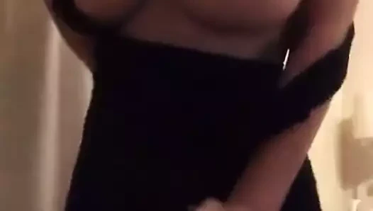 Mükemmel göğüslerin en şımarık çifti