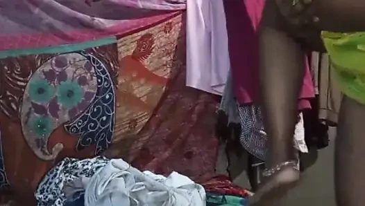 Kardeşim bana Hari Saree'de iyi olduğumu söyledikten sonra beni siktirdi