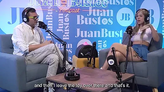 Oyuncaklarından daha iyi! Mollysmith Juan Bustos Podcast'te Sybian makinesinin her yerine fışkırtıyor