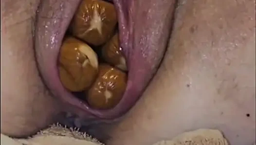 Hot dog gerilmiş amcık