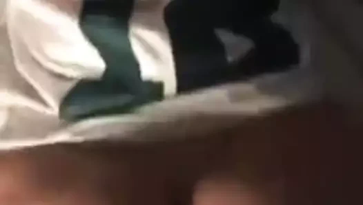 Pawg becerdin köpek izlerken futbol