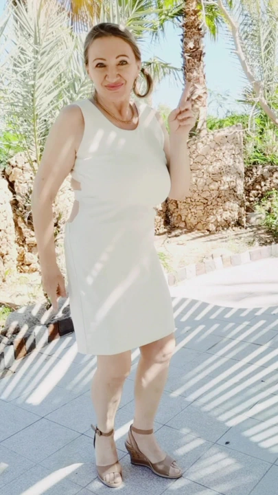 İri göğüslü ninenin