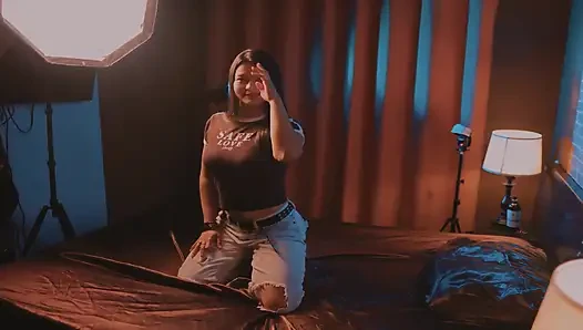 Sahte Ajan, Modeli Çıplak Fotoğraflar Çekerken Onunla Yattı