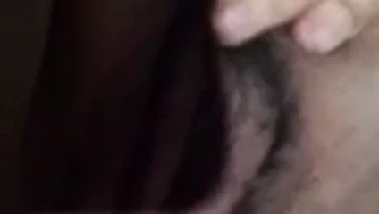 Sulu kedi parmak derin