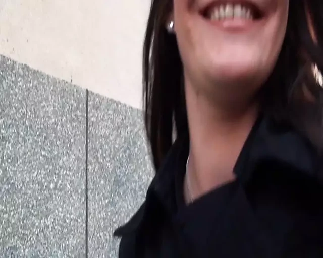 Güzel Fransız genç kız bir yabancı tarafından sert sikiliyor