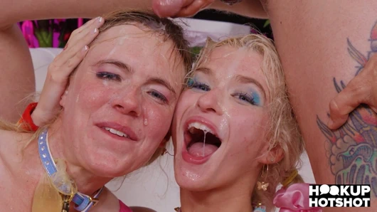 Asi Rhyder ve Emma Bryan bir internet yabancısıyla buluşuyor!