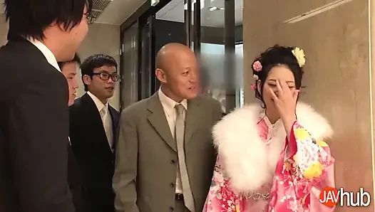 Nishino kıllı amcık vibratörlü grup seks yoğun sikişe yol açıyor