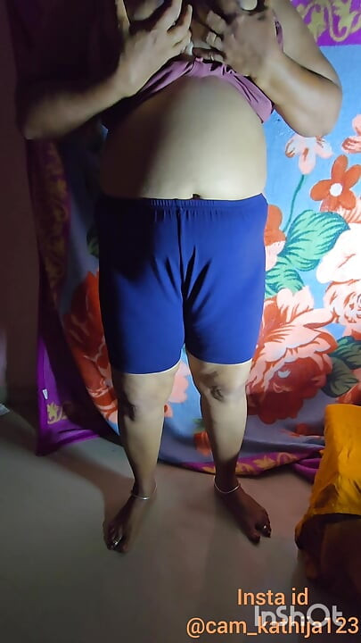 Tamil desi teyze tam çıplak dans ediyor