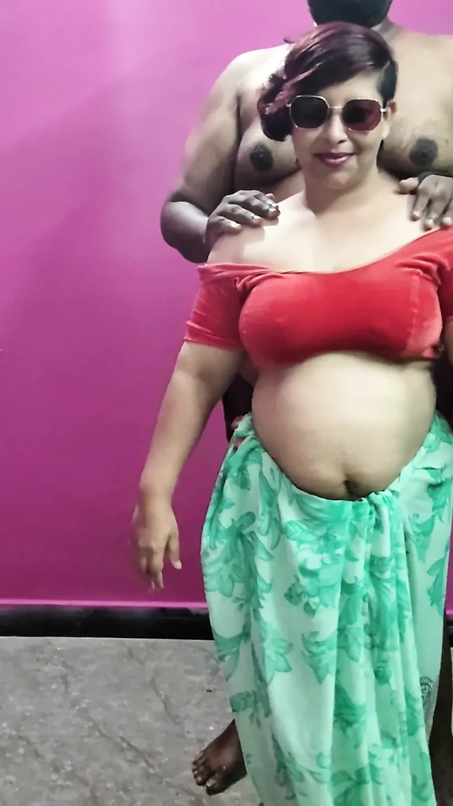 Ateşli tamil evli kadın komşusunu baştan çıkarıyor