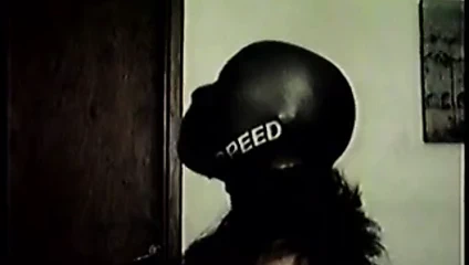 Bant gagged ve kauçuk kapüşonlu