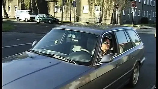 Akrobat Alman sarışın sikiliyor ve sert sikiliyor