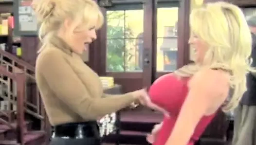 Göğüslerim böyle çalışsa keşke