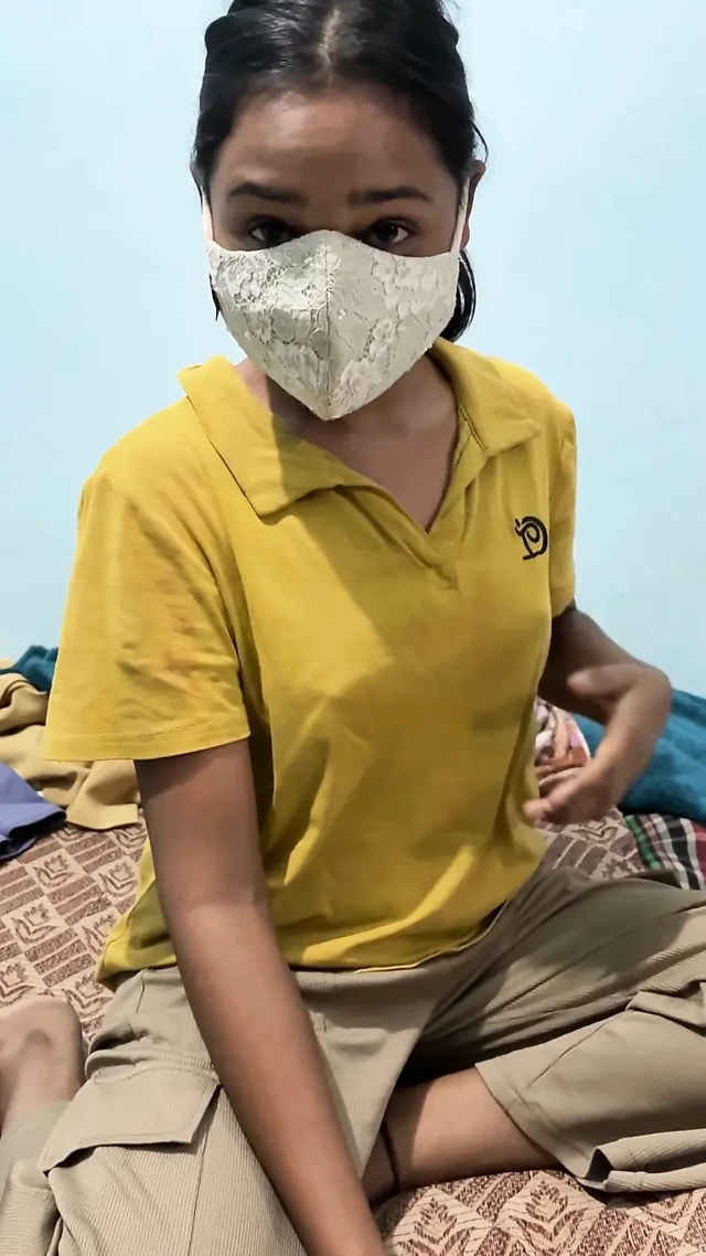 Genç büyük götlü Hintli kız götünü gösteriyor 18 yaş desi kız