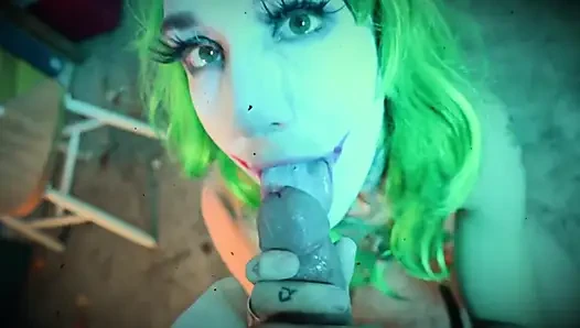 Joker yarağı emiyor cosplay makyajı yüze boşalma