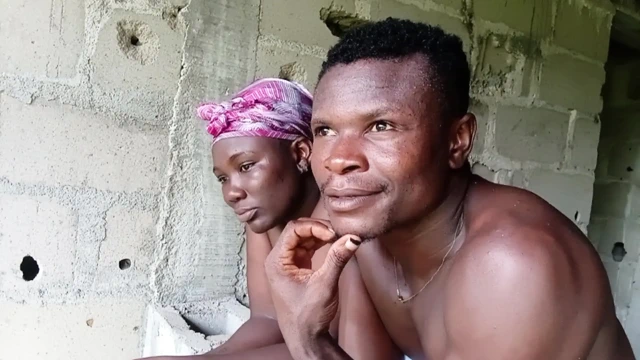 Çiftçilik yaparken dinlenirken mastürbasyon yapıyorlardı ve karısına dokunmaya başladı şimdi şipşek yapıyorlar