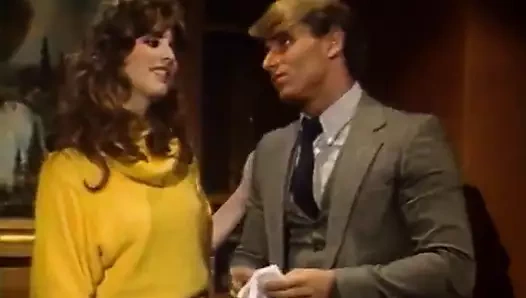 Shanna izole bir dağ evinde becerdin ediliyor