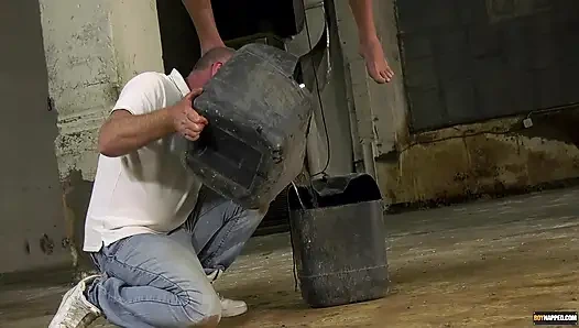 Ball-tugging Cum Theft!