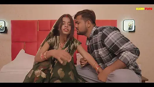 Kocası hintçe sesli güzel karısını sari haradfucking'de ilk gece seksini videoya çekiyor