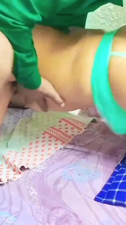 Sert sıkı amcığı çok güçlü sikiyorum üvey erkek kardeşim yarağım xxx video | Klip 2
