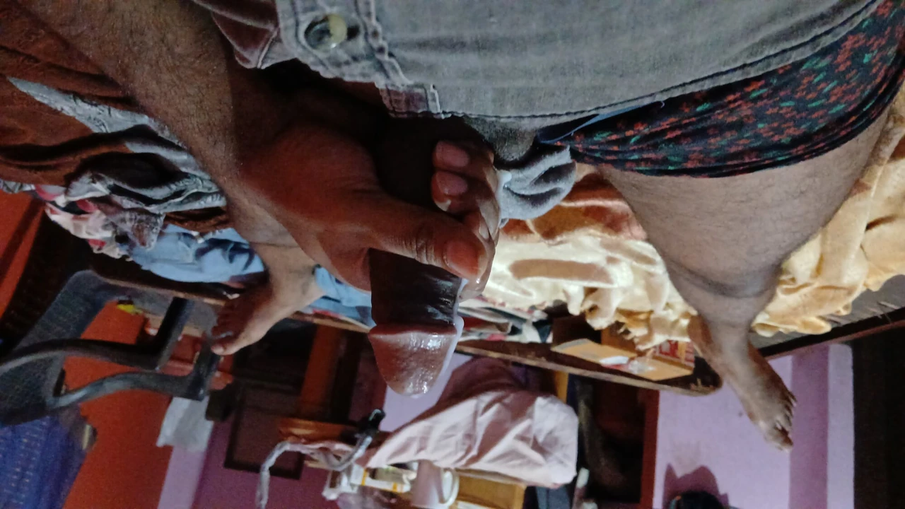 Amateur solo dick stroking session in bedDaddy dick amateur masturbation hand job Big Daddy dick