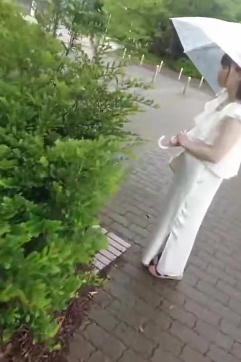 Kesintisiz serbest bırakmayı sağlayan ilk kez açık havada şeftali ile steamy t geri yürüyüş bölüm 1