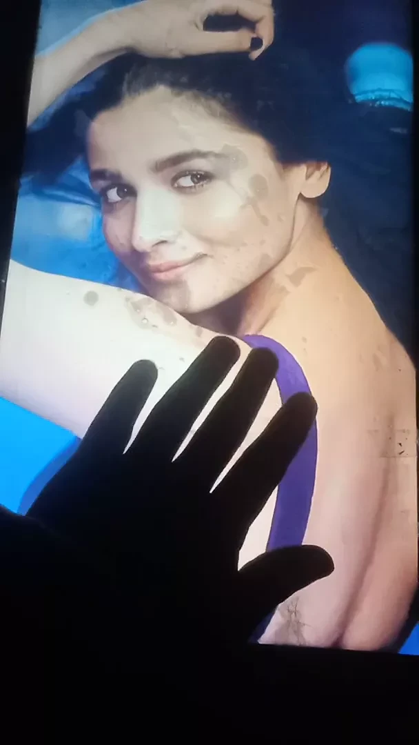 Aloo bebek ( alia bhatt) spermler içinde iğne yapmak