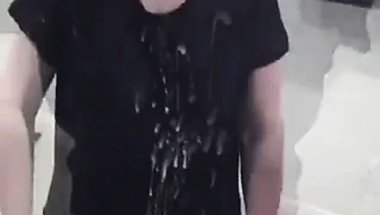 giysi üzerinde boşalmak