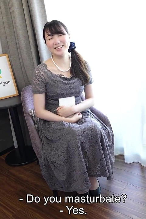 Japon ev hanımı Tomoko'nun büyük göğüsleri var