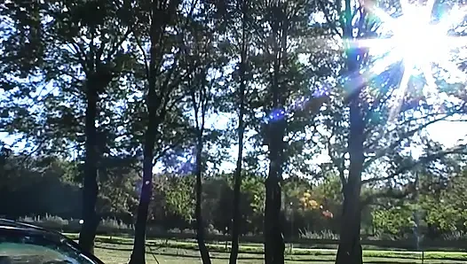 Sürtük Arabada Ve açık Havada Birden Fazla Adam Tarafından Sert Sikiliyor