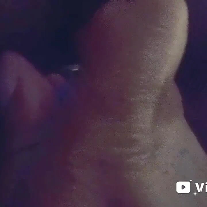 Gece geç saatlerde vibratör oyunu!!