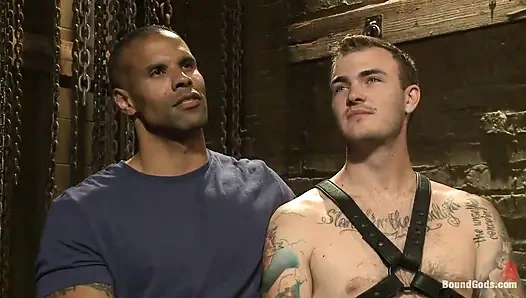 Christian Wilde vücut geliştirmecisini dövüyor, işkence ediyor ve sikiyor