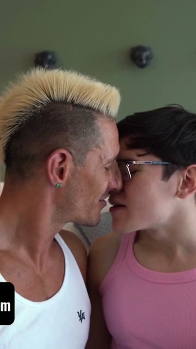 Mexico City'yi Ziyaret Ederken Jax, Kendini Düşünerek 31 Çeken Azgın Bir Twink Olan Alex'ten Bir DM Alır | Bölüm 1