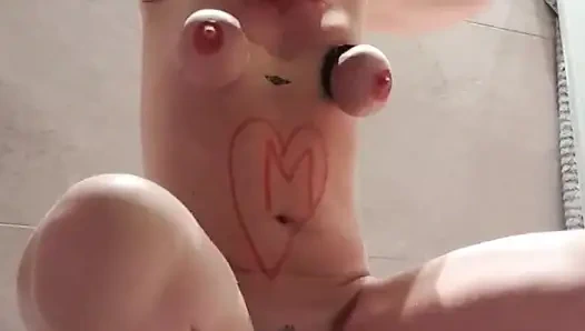 Orgazm ve fışkırtma ile elektrikli oyunlar